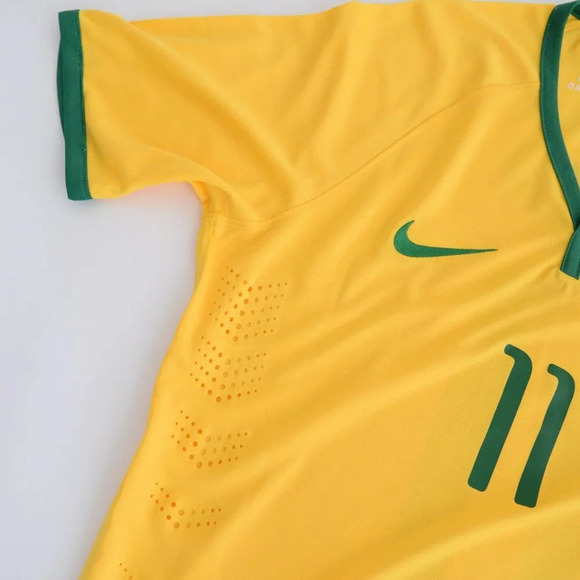 Nike Authentic Sn# 000167113 Brazil National Team 14" World Cup #11 Oscar Jersey - Picture 9 of 12